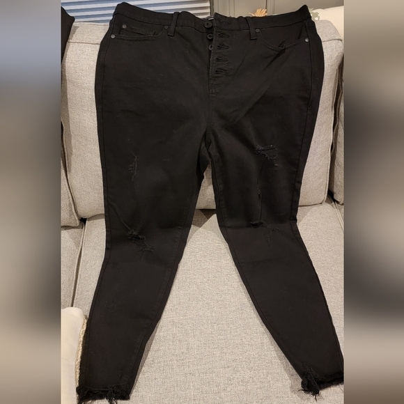 TORRID Black Sky High Skinny Distressed Crops. New without tags. Size 18. - Picture 1 of 6